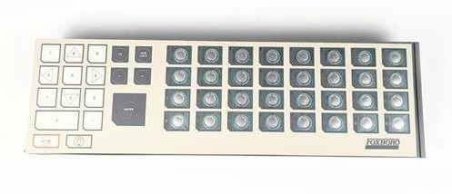 Foxboro P0903CW Sự kết hợp của 32 LED / chuyển đổi cặp một 16 phần số bàn phím và một khóa số LED