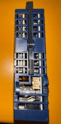 IC695CPE305 GE Thực hiện kiểm soát thời gian thực của các quy trình máy móc và các hệ thống xử lý vật liệu