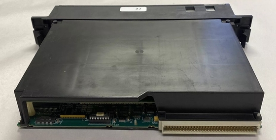IC697CPM915 GE 32 MHz 32 bit Điểm nổi Bộ xử lý trung tâm Đơn vị bộ nhớ 1 Mbyte