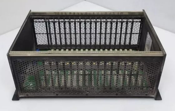 IC698CHS017 GE PACSystems RX7i Racks 17 Slot Mặt trước và mặt sau gắn CPU và cấu hình I / O