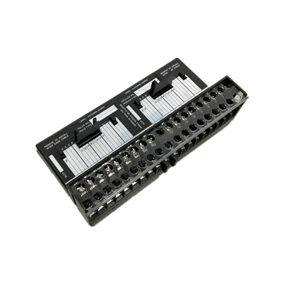 IC670CHS101 GE Fanuc GE Field I / O Base Barrier Kiểu thiết bị đầu cuối Khối chèn nóng General Electric
