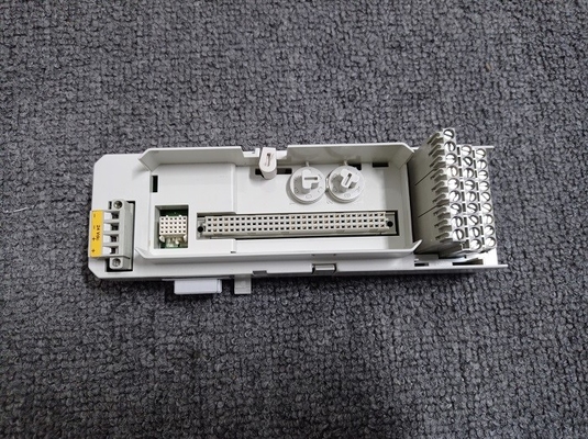 TU891 Bộ kết thúc mô-đun ABB PLC Cơ sở S800 I / O 3BSC840157R1